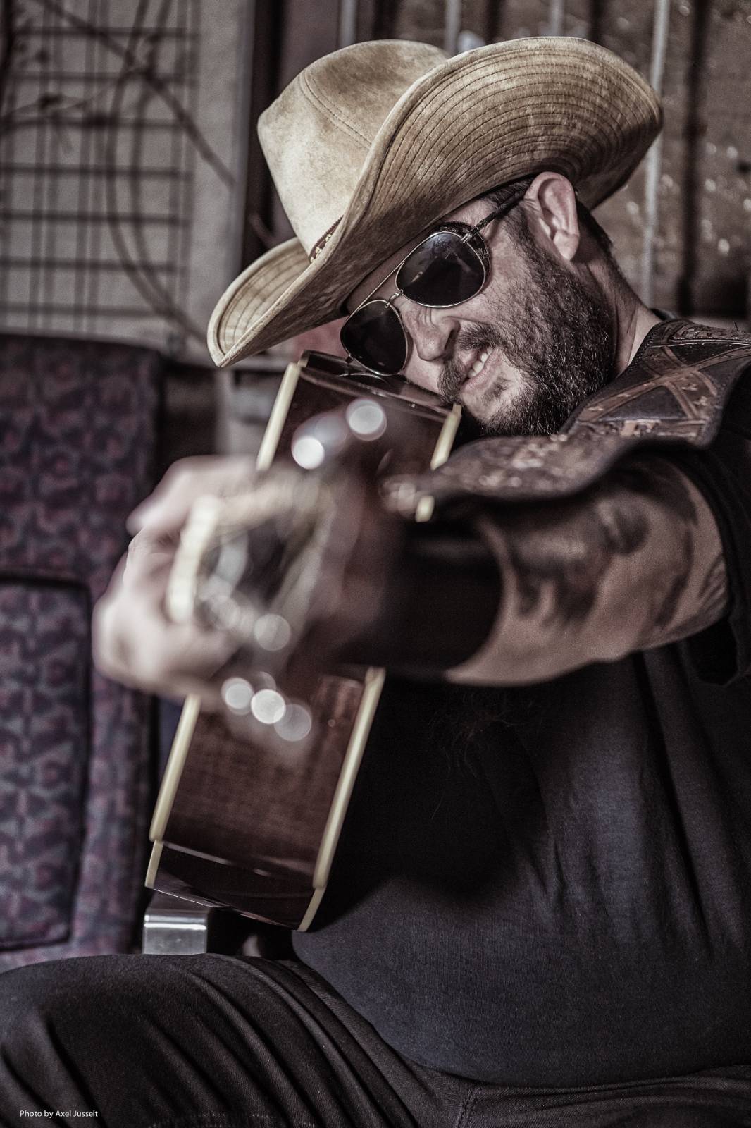 Bob Wayne forms "Euro Carnies" and confirms select shows in March/April